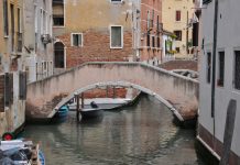 Ponte Ruga Bella o del Forner tra il Rio de San Zan Degolà e il Rio de Sant’Agostin