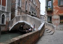 Ponte de le Oche sul Rio de Sant’Agostin