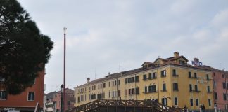 Cippo porta pennone di Campo dei Lavadori de Lana