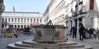 Pozza per abbeverare i colombi di Piazzetta dei Leoni, nel Sestiere di San Marco