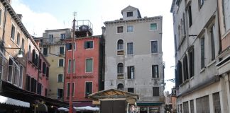Cippo porta pennone di Campo Santi Filippo e Giacomo