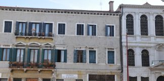 Cippo porta pennone di Campo dei Carmini
