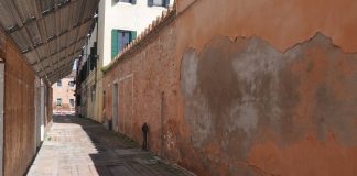 Fontana in Calle de le Muneghe, nel Sestiere di Cannaregio