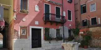 Pozzo in corte del Volto Santo, nel Sestiere di Cannaregio