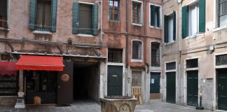 Pozzo in Corte del Tentor, nel Sestiere di San Marco