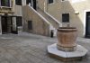 Pozzo in Corte del Teatro San Moisè, nel Sestiere di San Marco