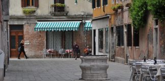 Pozzo in Corte Canal (verso Calle Sechera), nel Sestiere di Santa Croce