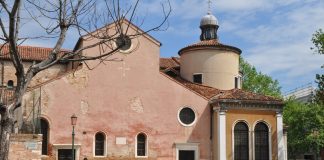 Pozzo in Campo San Giacomo da l’Orio (verso il Teatro Anatomico), nel Sestiere di Santa Croce