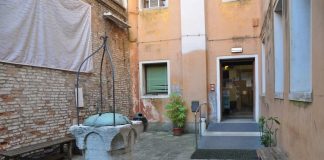 Pozzo nella corte del Palazzo Cappello, nel Sestiere di San Polo