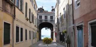 Pozzo in Corte de le Colone, nel Sestiere di Castello