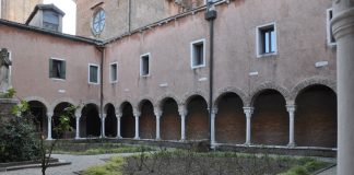 Pozzo nel secondo chiostro del Convento di San Francesco della Vigna, nel Sestiere di Castello