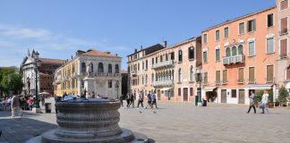 Pozzo in Campo San Stefano (verso la chiesa), nel Sestiere di San Marco