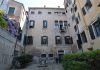 Pozzo nella corte del Palazzo Tiepolo Passi, nel Sestiere di San Polo