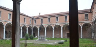 Pozzo nel chiostro del Monastero dei Carmini, nel Sestiere di Dorsoduro