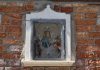 La Madonna del Ferruzzi, bassorilievo in ceramica nel tabernacolo (capitèło) in Calle de l’Avogaria, nel Sestiere di Dorsoduro
