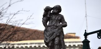 San Cristoforo, statua in Calle San Cristoforo, nel Sestiere di Dorsoduro