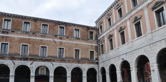 Capitello in Erbaria, nel Sestiere di San Polo