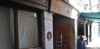 Una Croce in Calle del Perdon, nel Sestiere di San Polo