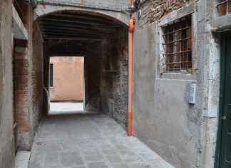 Capitello in Ramo de Cà Miani, nel Sestiere di San Polo