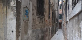 Capitello in Calle de Cà Muti, nel Sestiere di San Polo