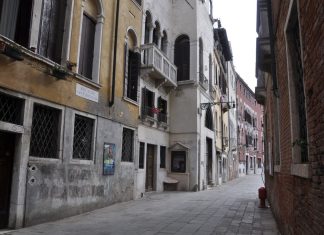 Capitello in Rio Terà Sant’Antonio, nel Sestiere di San Polo