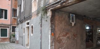 Capitello nel Sotoportego de Cà Zen, nel Sestiere di San Polo