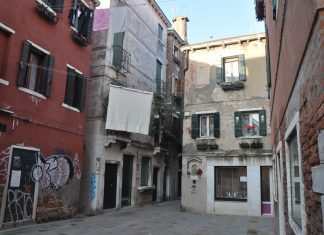 Capitello in Rio Terà San Vio, nel Sestiere di Dorsoduro