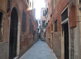 Capitello in Calle dei Corli, nel Sestiere di San Polo
