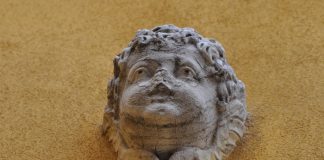 La testa di un cherubino, altorilievo di Corte de Ca’ Zio, nel Sestiere di Santa Croce