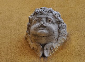 La testa di un cherubino, altorilievo di Corte de Ca’ Zio, nel Sestiere di Santa Croce