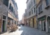 Capitello in Calle Larga dei Bari, nel Sestiere di Santa Croce