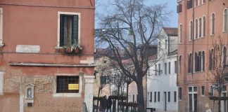 Capitello in Fondamenta del Pagan, nel Sestiere di Santa Croce