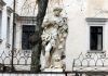 Statue sul muro di cinta del Seminario Patriarcale