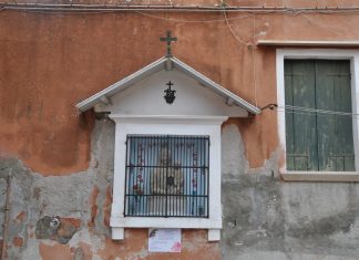 Capitello in Campiello de la Croce, alla Giudecca