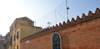 Capitello in Salizada de la Chiesa, nel Sestiere di Dorsoduro