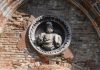Il Padre Eterno, altorilievo in Fondamenta dei Servi, nel Sestiere di Cannaregio