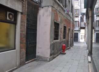 Capitello in Calle Varisco, nel Sestiere di Cannaregio