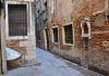 Capitello in Calle San Gallo, nel Sestiere di San Marco