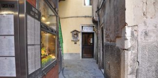 Capitello in Corte Lucatello, nel Sestiere di San Marco