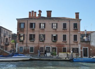 Capitello in Fondamenta San Giobbe, nel Sestiere di Cannaregio