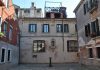 Capitello in Calle de le Do Corte, nel Sestiere di Cannaregio