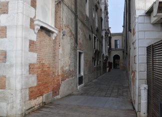Una nicchia vuota in Calle del Ridotto, nel Sestiere di San Marco