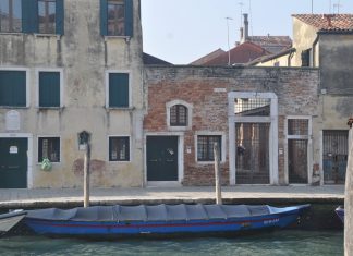 Capitello in Fondamenta San Giobbe, nel Sestiere di Cannaregio