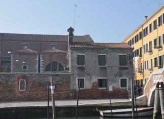 Capitello in Fondamenta San Giobbe, nel Sestiere di Cannaregio