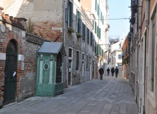 Capitello in Calle Larga, nel Sestiere di Cannaregio