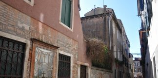 Capitello in Calle Corrente, nel Sestiere di Cannaregio