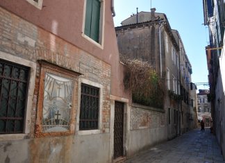 Capitello in Calle Corrente, nel Sestiere di Cannaregio