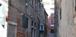 Capitello in Calle Sant’Antonio, nel Sestiere di Cannaregio