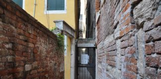 Capitello in Ramo Licini, nel Sestiere di Castello