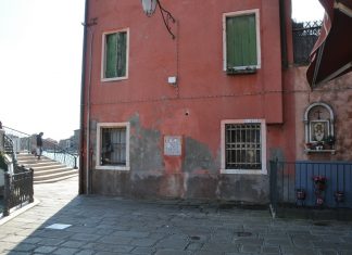 Capitello in Fondamenta Da Mula a Murano